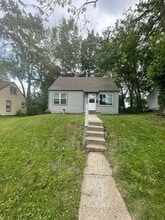 Building Photo - 667 Thornton St
