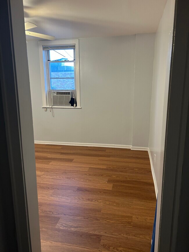 Photo - 4803 N Milwaukee Ave Apartments