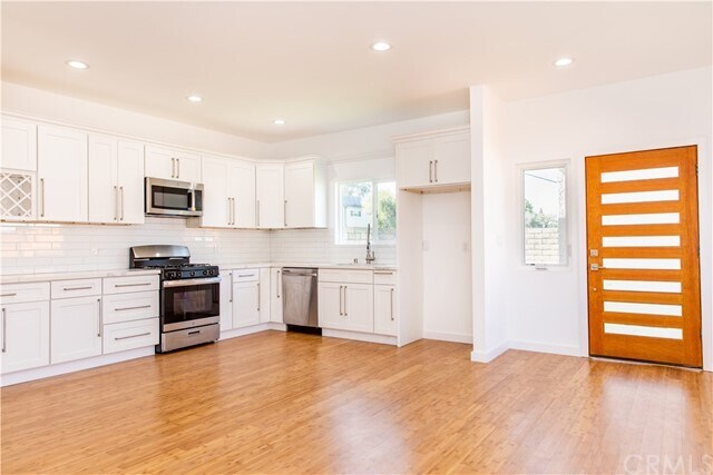 Building Photo - 5202 E Daggett St