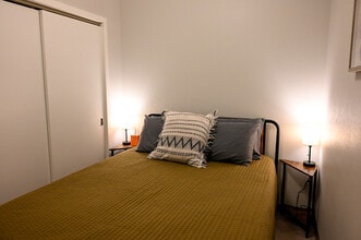 Building Photo - Residence at Discovery Square