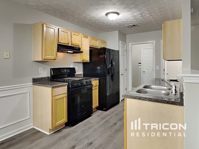 Building Photo - 675 Lakes Circle Lithonia GA
