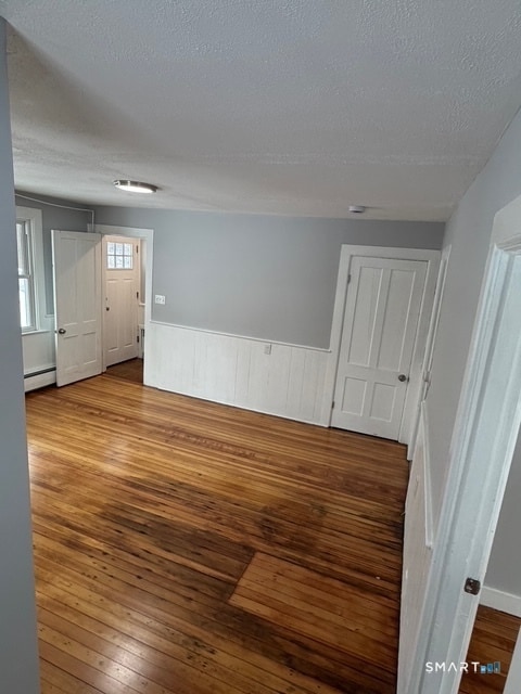 Foto del edificio - 122 River Rd