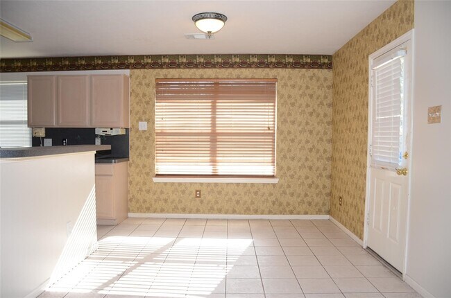 Building Photo - 6903 Kettlemar Dr