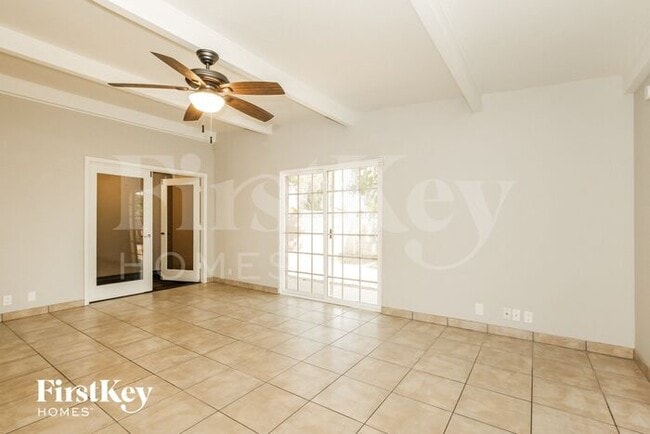 Building Photo - 2028 W Schell Dr