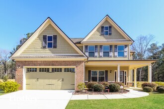 Building Photo - 1810 Cedar Oaks Ln