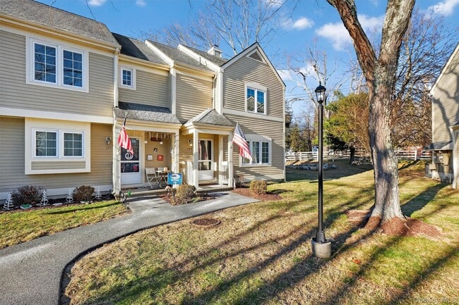 Building Photo - 1306 Nutmeg Dr