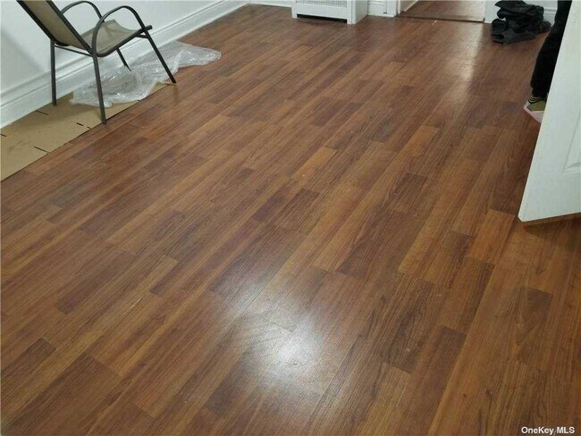 Foto del edificio - 53-11 Roosevelt Ave