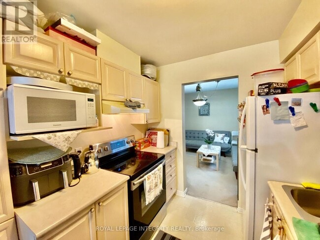 Building Photo - 40 Jackman Terrace