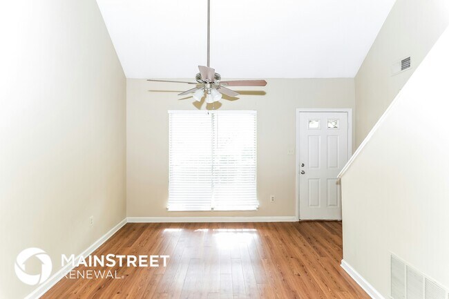 Foto del edificio - 9763 Riggan Dr