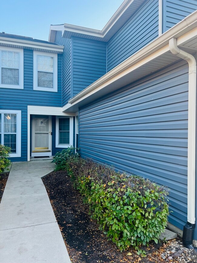 Foto del edificio - 1042 Ridgefield Cir