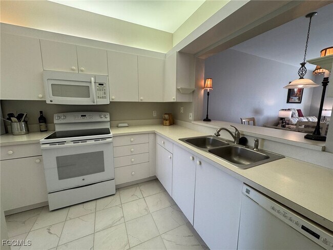 Foto del edificio - 14970 Vista View Way