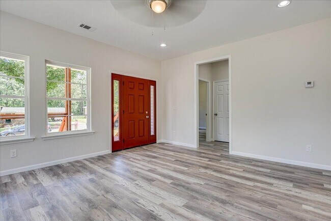 Building Photo - 11 Converse Dr
