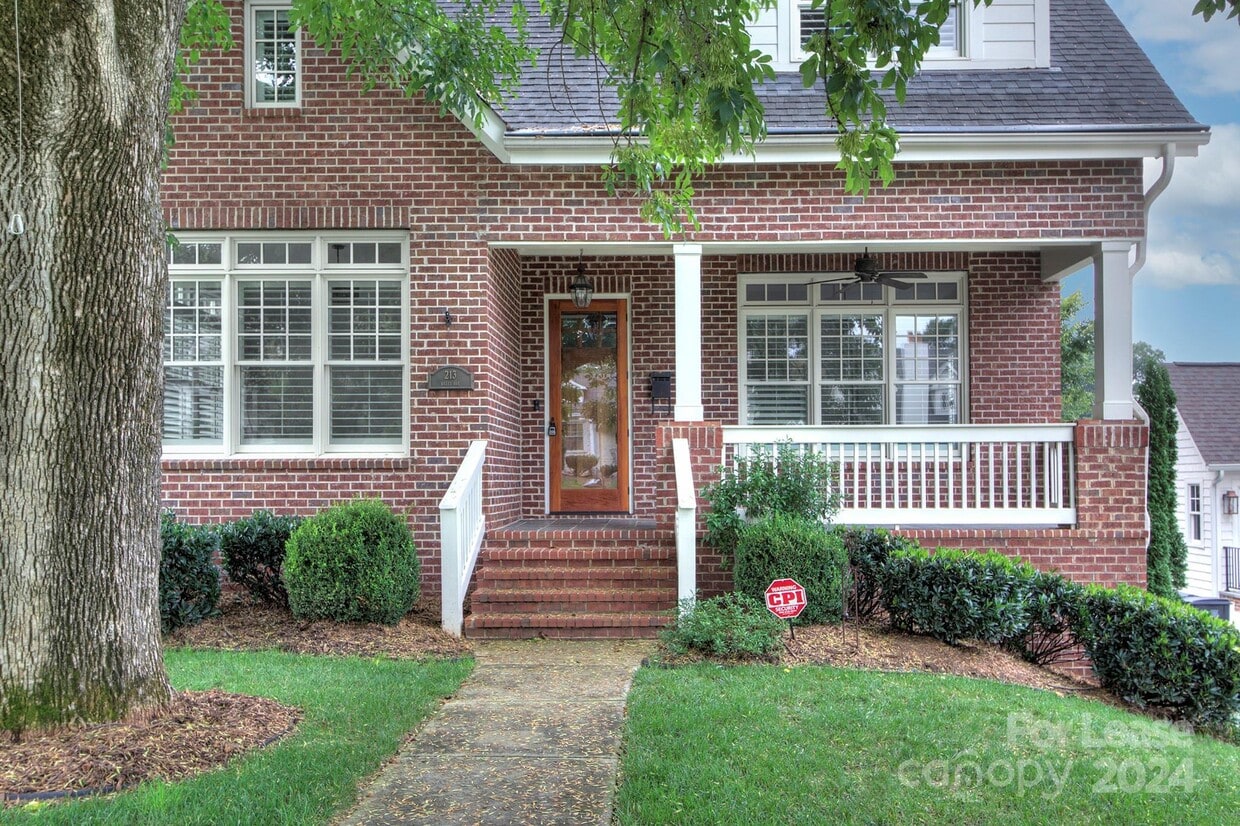 Primary Photo - 213 Wales Ave