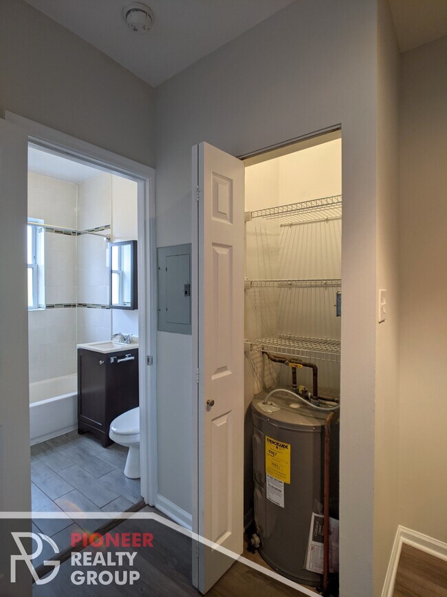 Building Photo - 1633 N Humboldt Blvd