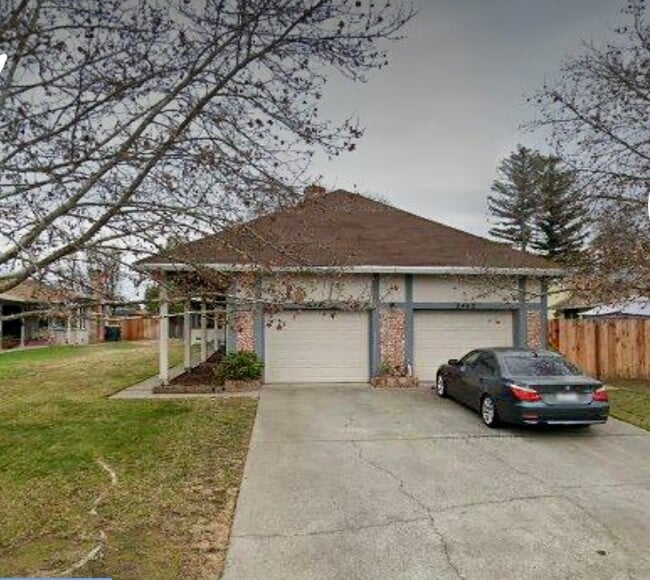 Building Photo - 2444 Ione St
