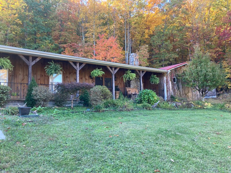 Primary Photo - 424 Roaring Creek Rd