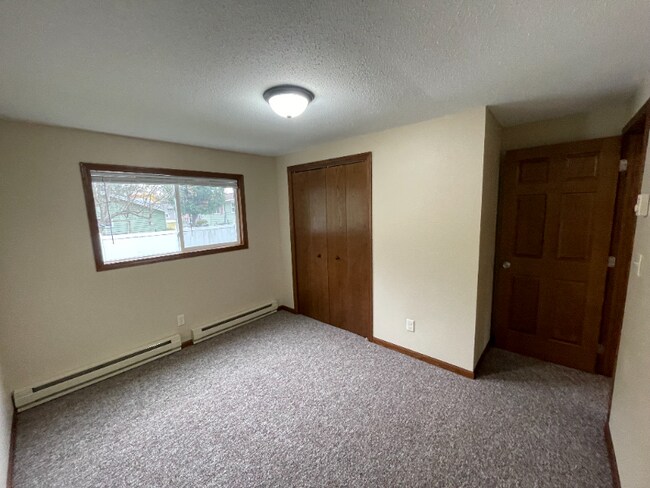 Foto del edificio - 1214 Gilmore Ave