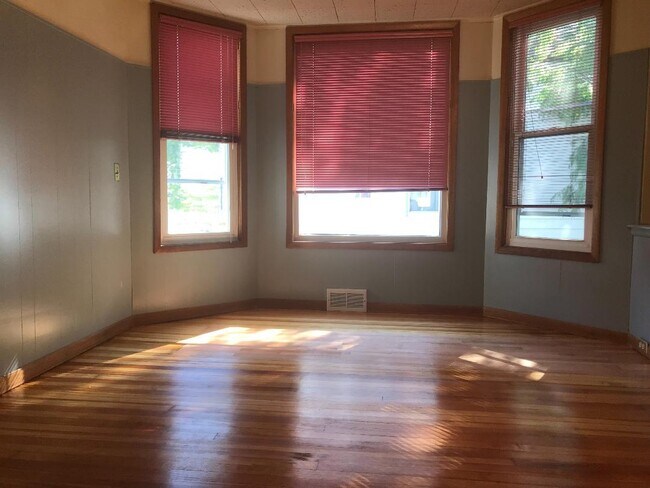 Foto del edificio - 8647 Ferris Ave