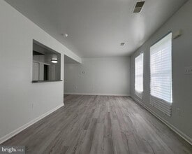 Building Photo - 132 N Altamont Ave