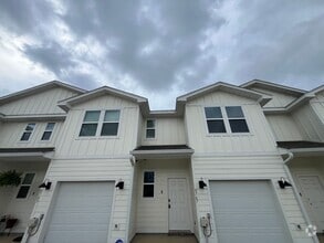 Building Photo - 8767 Meadow Flower Ln