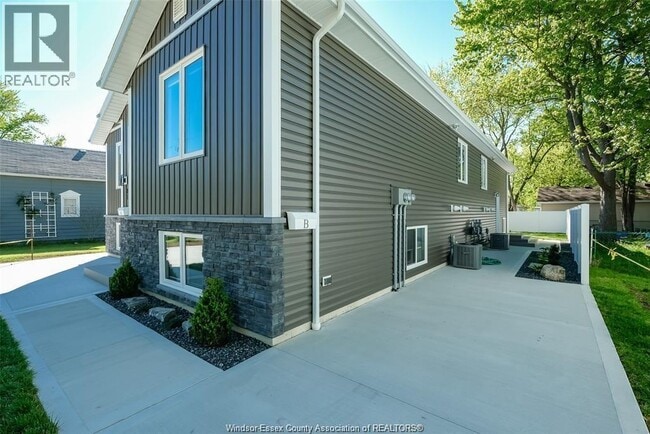 Building Photo - 81 Brien Ave W
