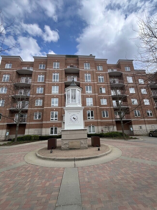 Building Photo - 799 Graceland Ave