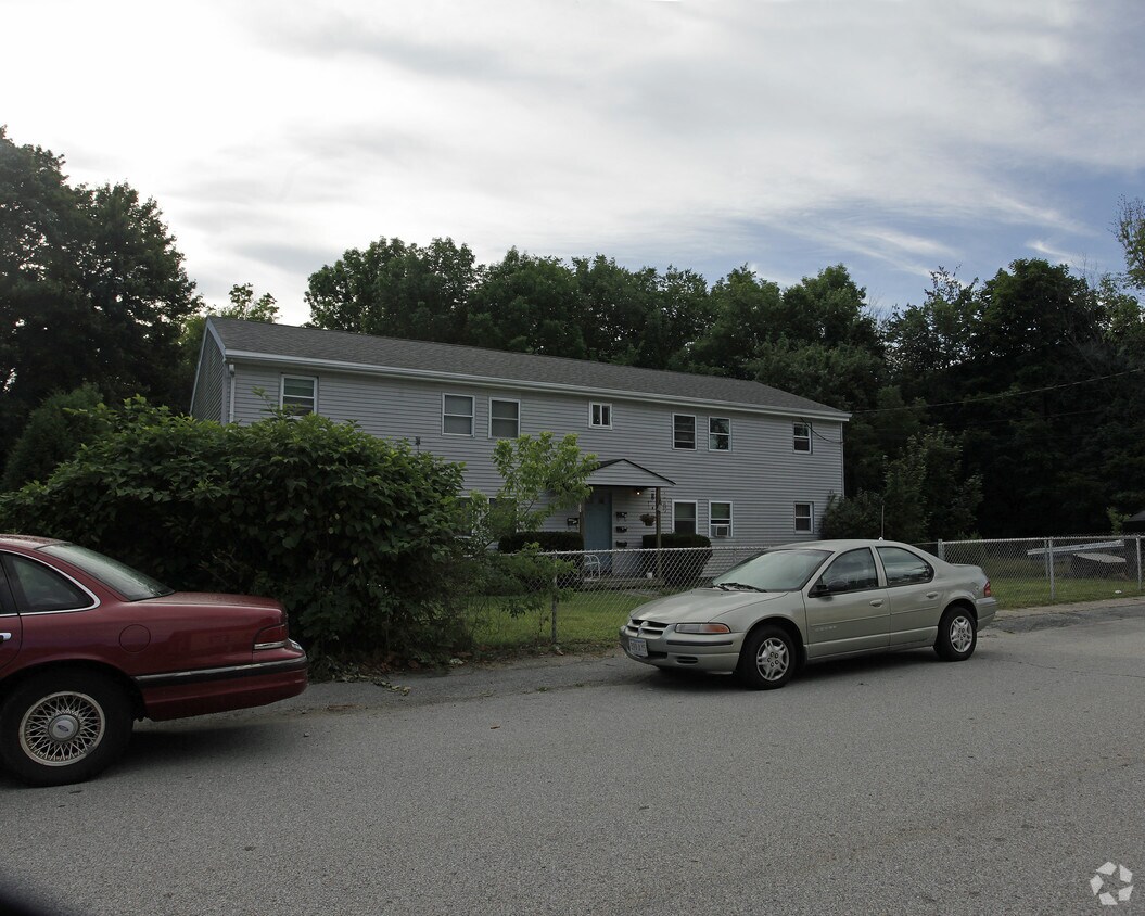 6 Market St, ster, MA 01570 Apartments in ster, MA