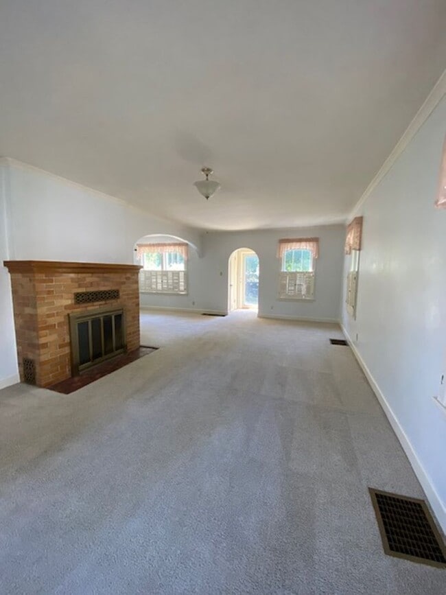 Foto del edificio - $2,695 / AVAILABLE NOW! 3BD Single Family Home