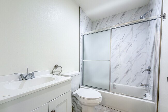 Foto del edificio - 732 E 52nd St