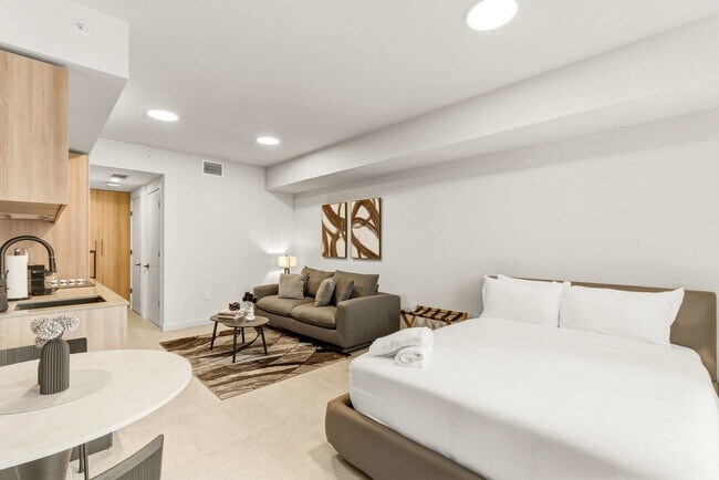 Building Photo - 121 NE 5th St