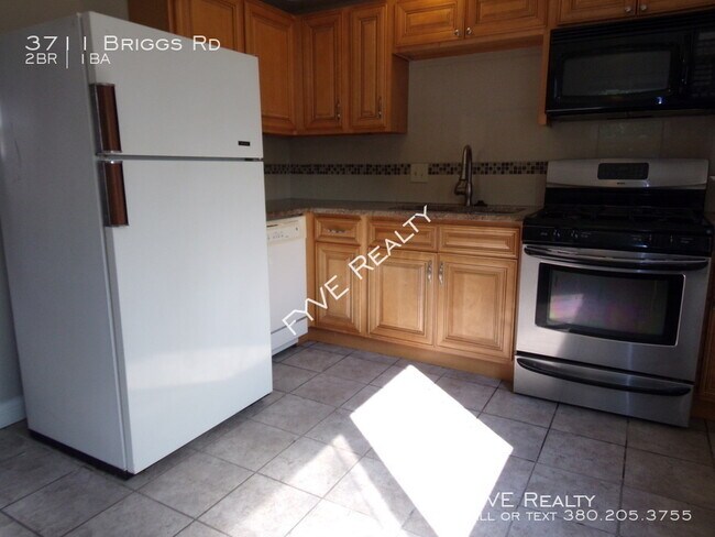 Foto del edificio - Spacious 2 bedroom 1 bath townhome