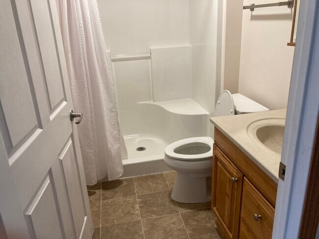 Building Photo - 4 Weaver Dr