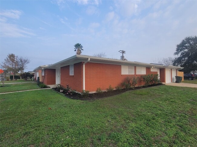 Photo - 107 Avalon Way House