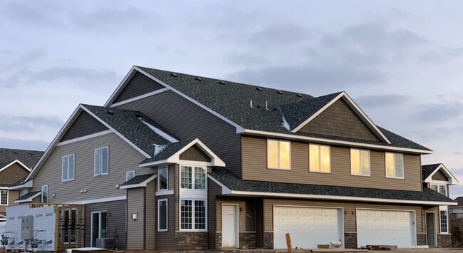 Foto del edificio - $900 off 1st month's rent!!!!    3 Bedroom...
