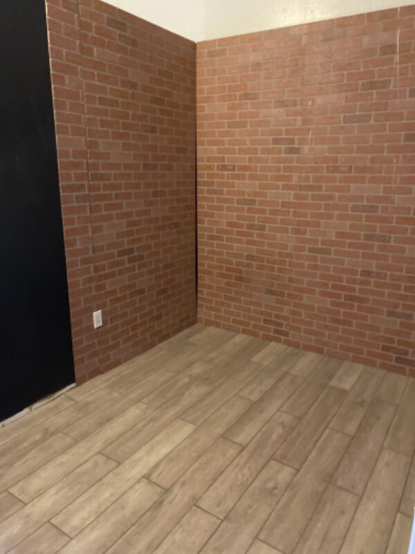 Building Photo - 608 N Dallas St