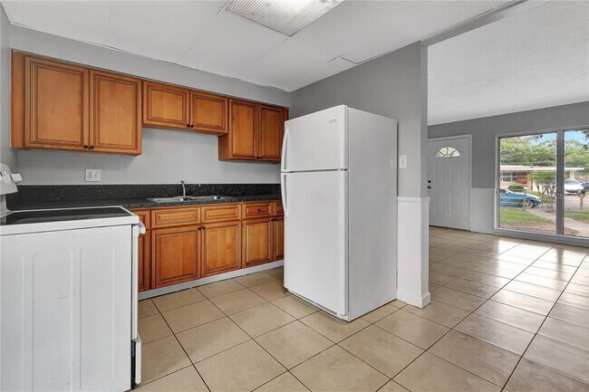 Building Photo - 509 Holiday Terrace
