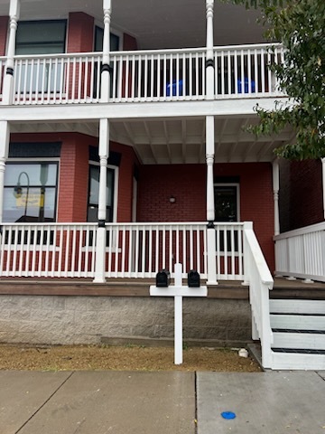 Building Photo - 661 S Main St