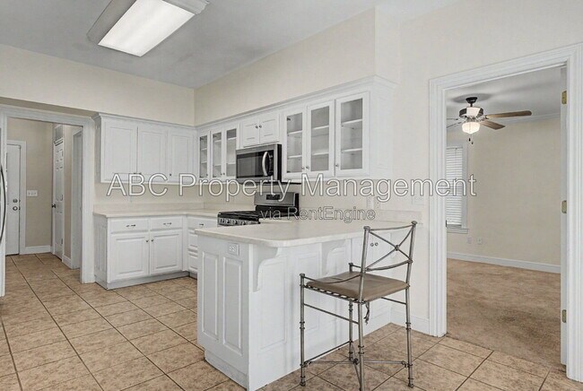 Foto del edificio - 1525 W Deane St