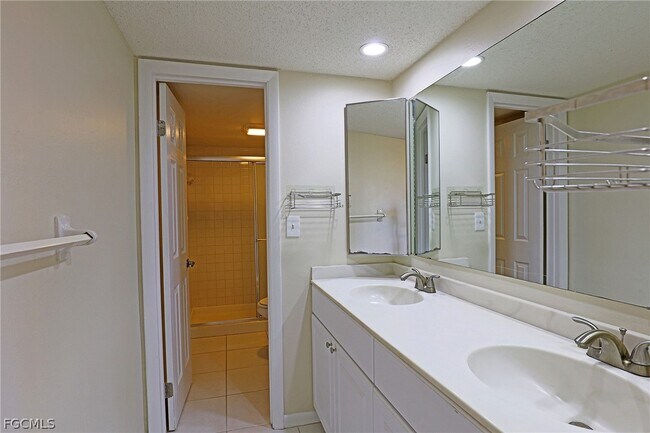 Foto del edificio - 12353 Woodrose Ct