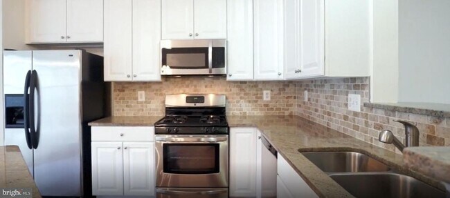 Foto del edificio - 13926 Lullaby Rd