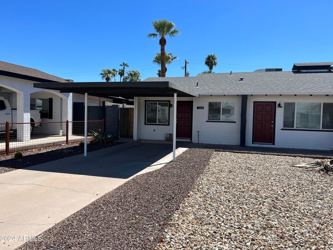Foto principal - 5509 E Earll Dr