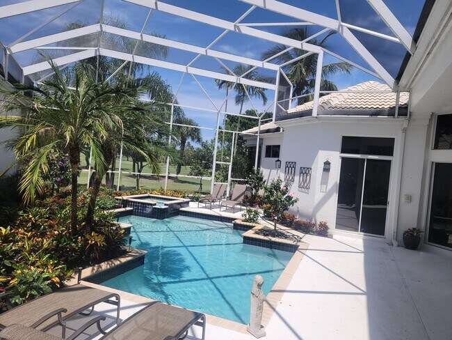 Foto del edificio - 1133 Crystal Dr