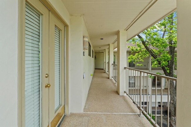 Foto del edificio - 409 E 38th St