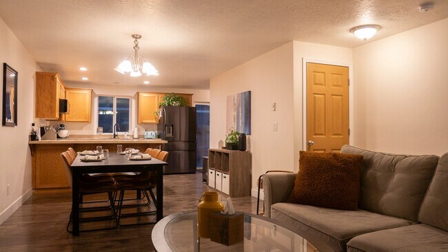 Building Photo - 4-Bedroom Home Located near Hwy 34!