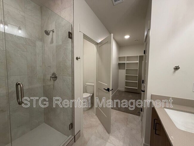 Building Photo - 622 Hemsworth Ln