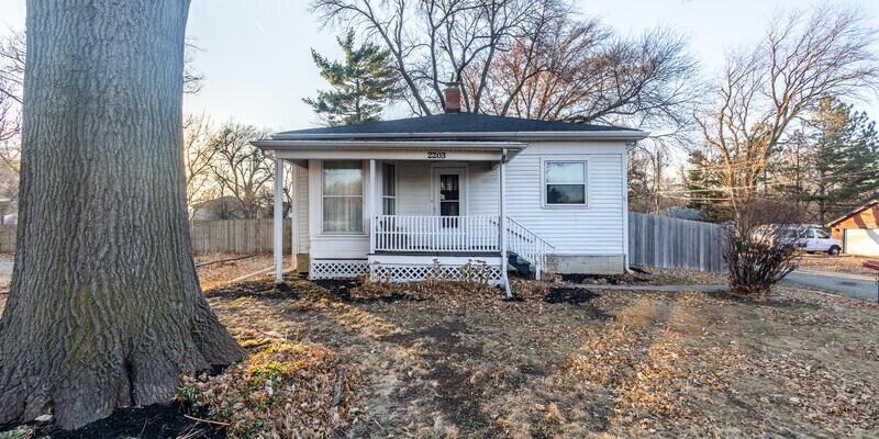 Primary Photo - 2203 S 48th St