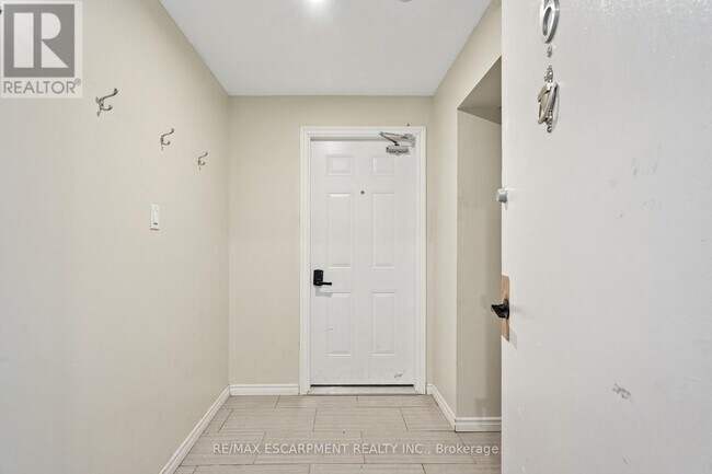 Photo du bâtiment - 1 Elgin St N