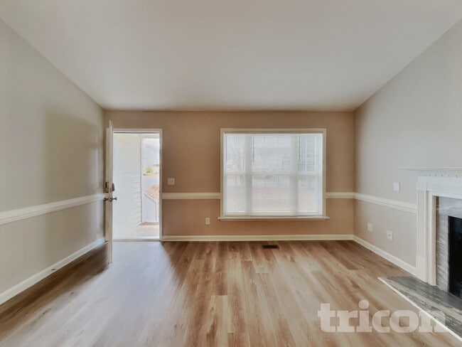 Building Photo - 112 Glengariff Ln