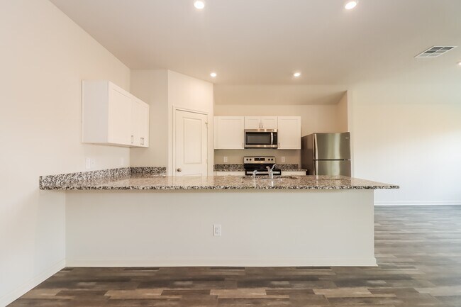 Foto del edificio - 5516 Fox Blf Dr