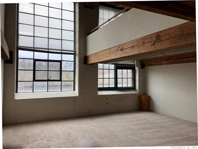 Building Photo - 68 Thermos Ave